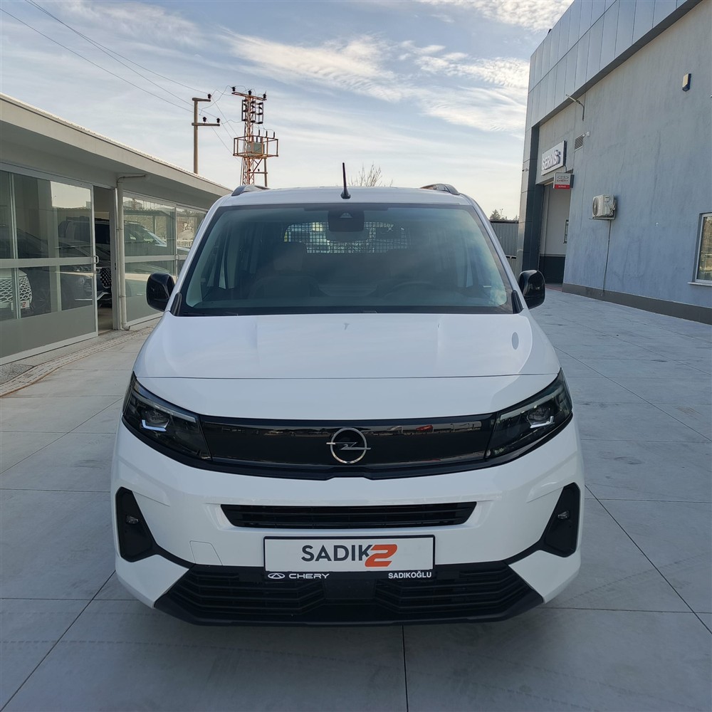 Sadıkoğlu Chery 2025 Opel Combo 1.5 Essential Manuel